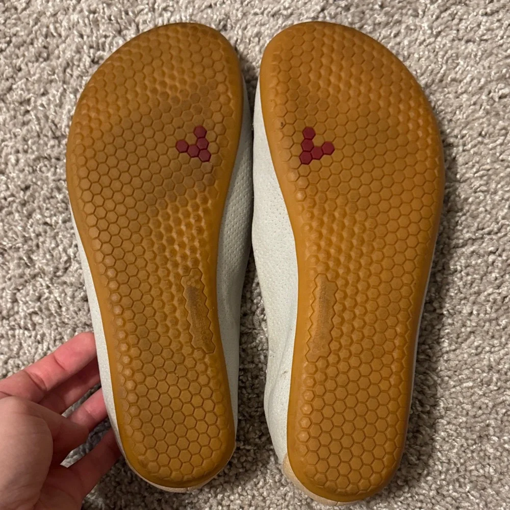 Vivobarefoot Women's Light Gray Flats - Picture 3 of 4